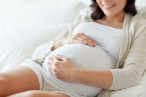 Mejores Posturas para Dormir Embarazada por Trimestres